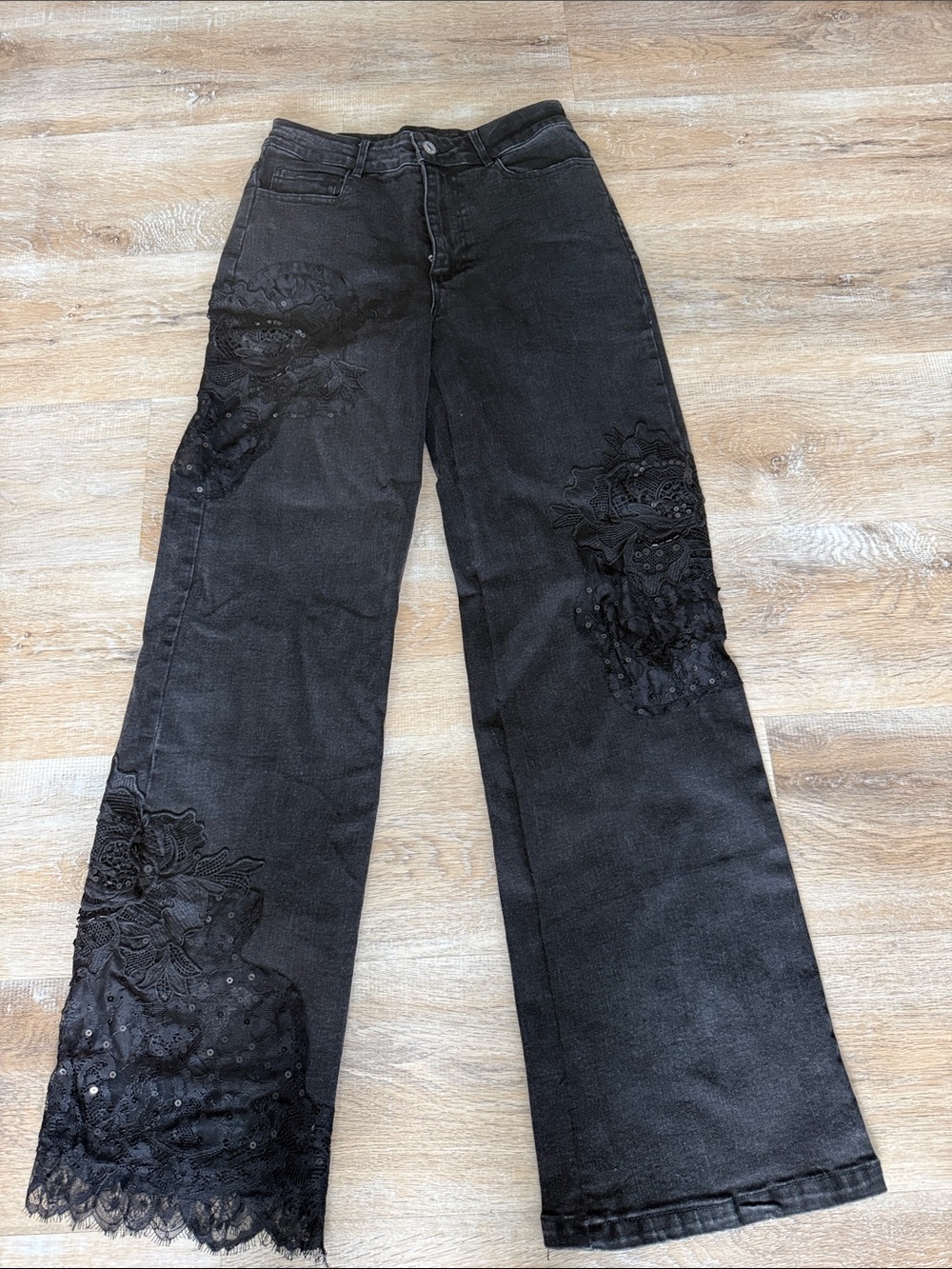 NWOT BlueB Women’s Black Wide-Leg Jeans with Lace Appliqué size Small